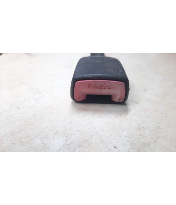Attacco cintura anteriore destro E034501 per Toyota Aygo 2005-2009 usato (95583)